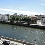 On The Liffey 2* Dublin