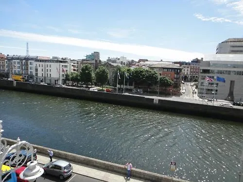 On The Liffey 2* Dublin