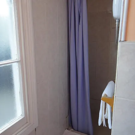 Bed and Breakfast On The Liffey 2*