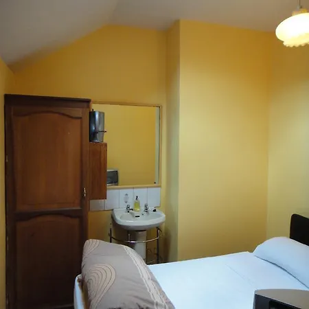 Bed and Breakfast On The Liffey 2*