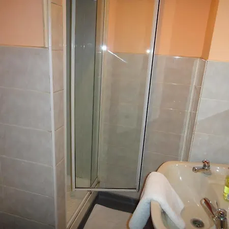 On The Liffey 2* Δουβλίνο